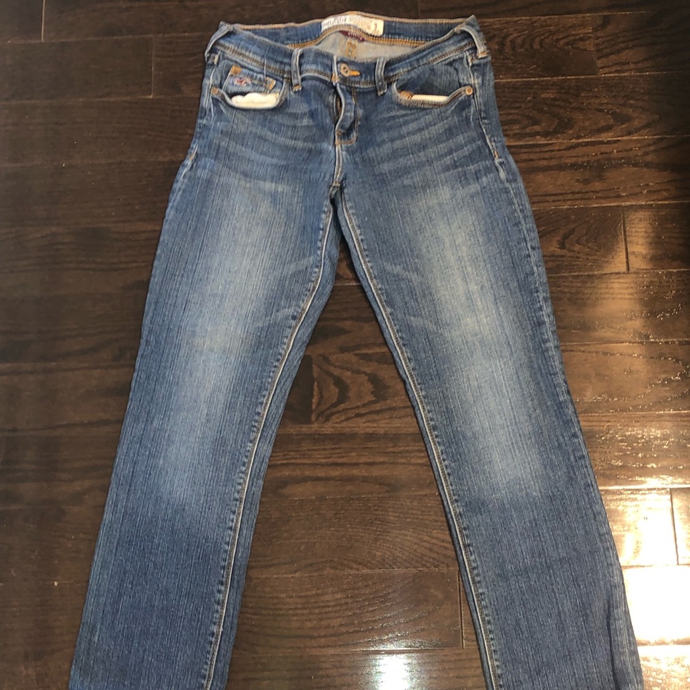 NWOT HOLLISTER SIZE 3 STRETCH JEANS